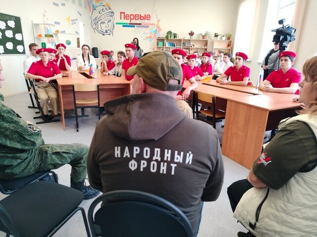    Участник СВО стал гостем урока мужества в савинской школе