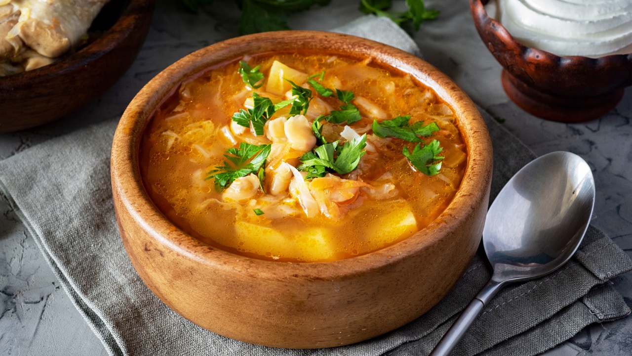 🍲 Щи с консервированной фасолью и свежей капустой. Рецепт вкусного и  наваристого.