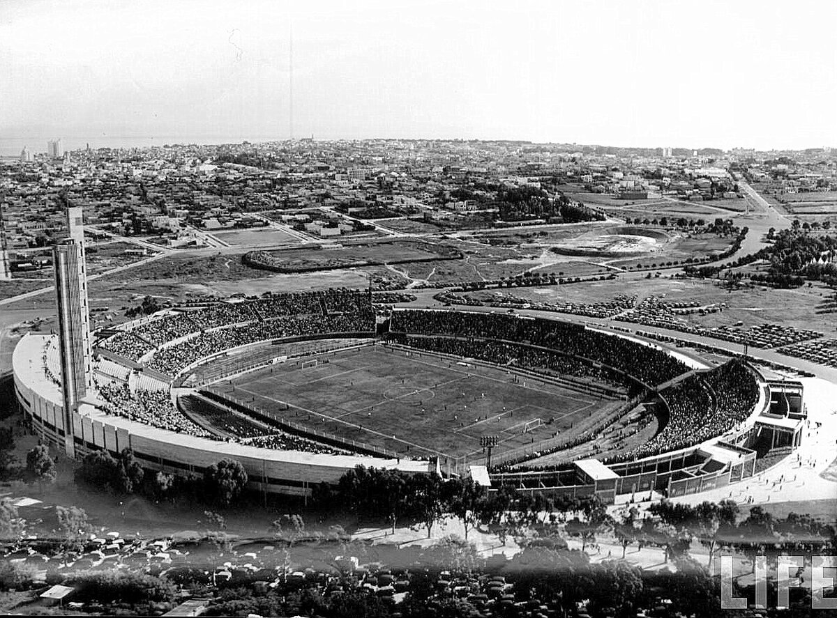 Знаменитый стадион Сентенарио в Монтевидео, построенный к началу Чемпионата Мира-1930