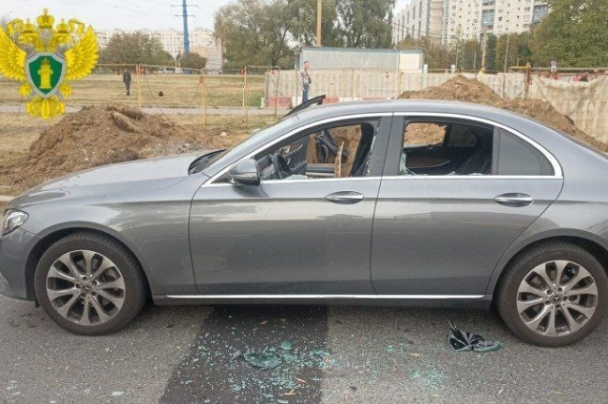    Просто курьер.