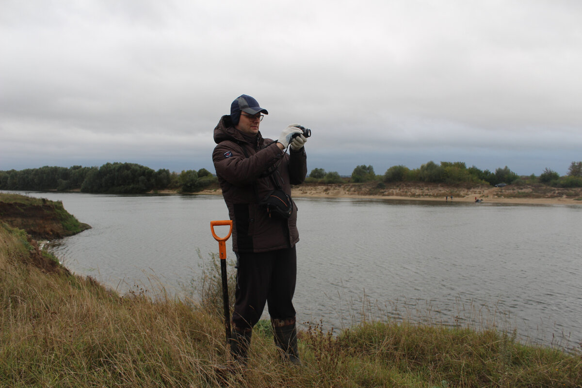 Алексей Воробьёв на одной из стационарных точек мониторинга поймы Оки