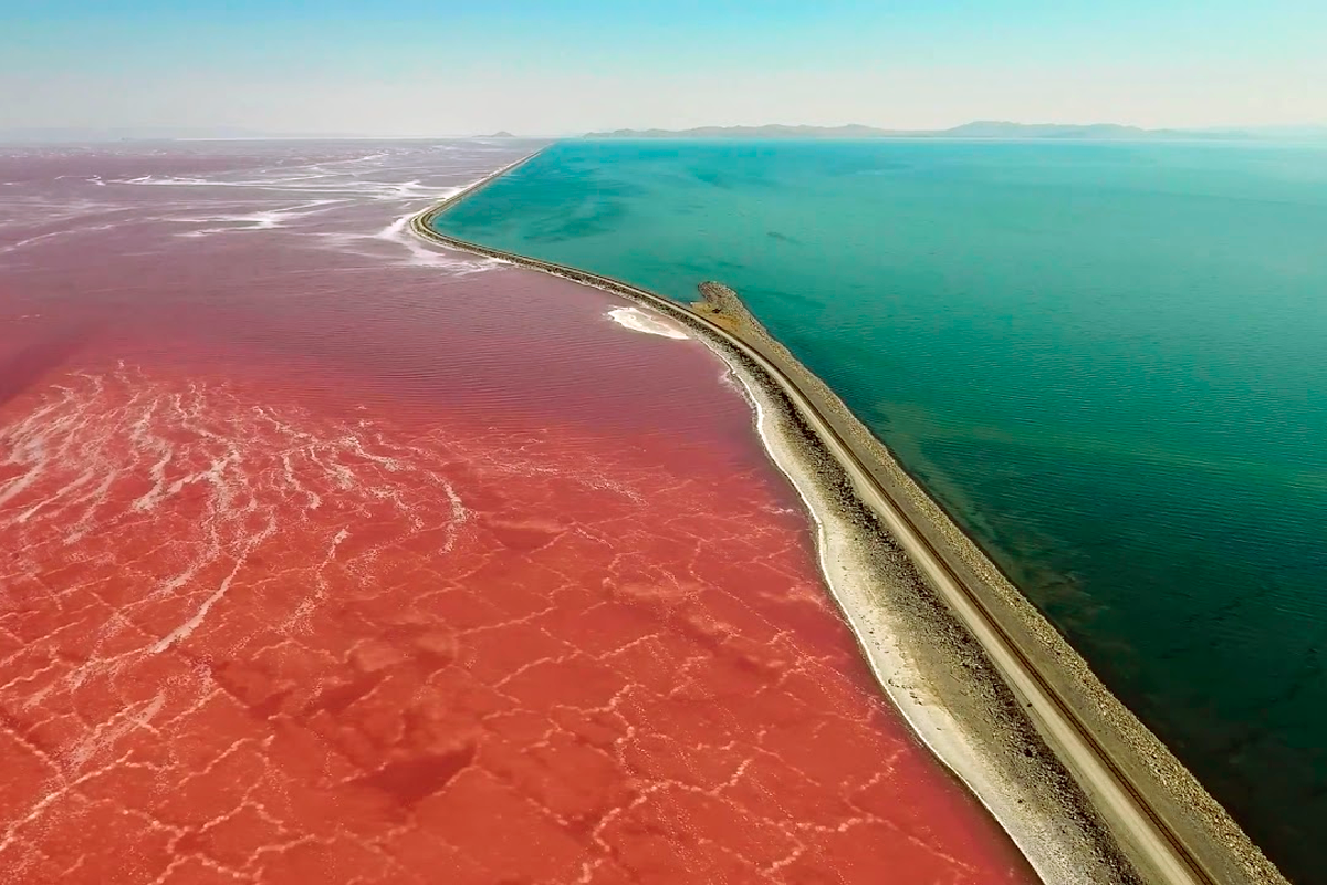 Salt lake utah. Озеро Солт Лейк Сити штат Юта. Солт Лейк озеро. Большое солёное озеро Солт Лейк Сити. Бессточное соленое озеро в штате Юта.