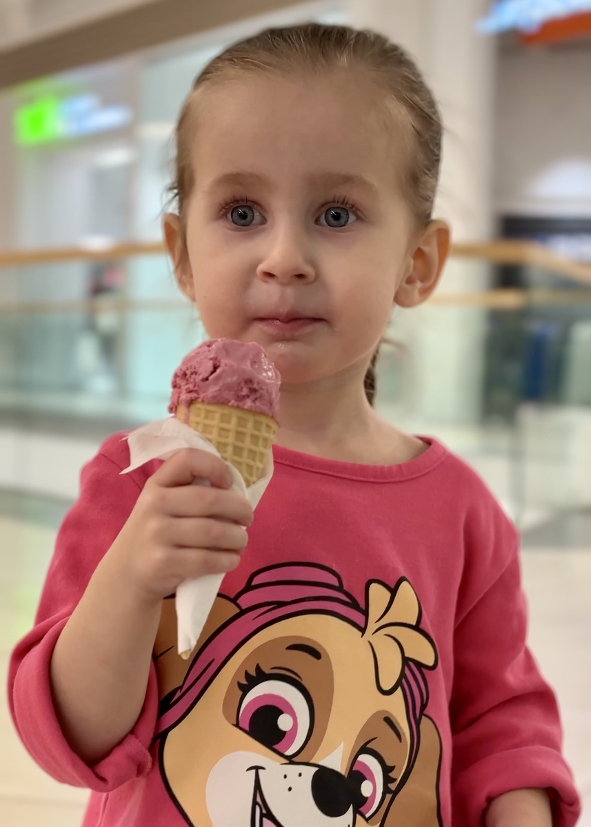 Ева, как и я, сладкоежка. Не осуждайте нас, нам вкусно. 