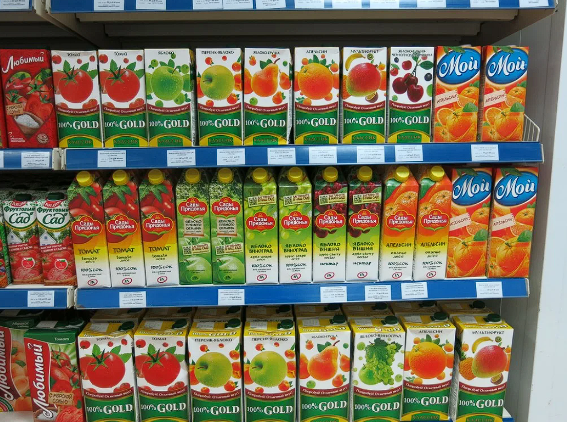 Сок ест. Сок пакетированный. Ассортимент соков. Фирмы соков. Сок в магазине.