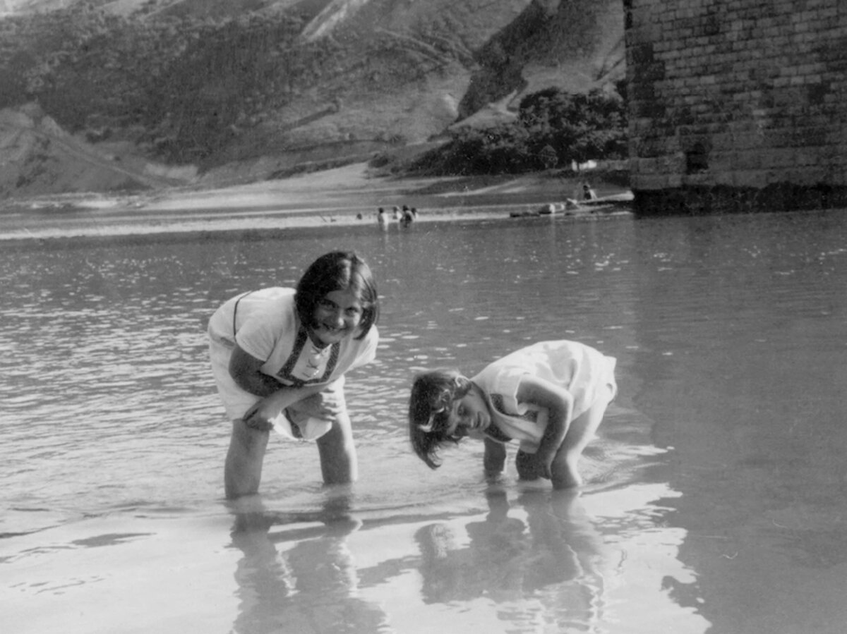 Рения и Ариана Шпигель. 