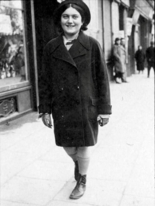 Рения Шпигель в возрасте 15 лет. 