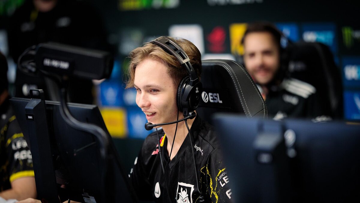     Илья m0NESY Осипов