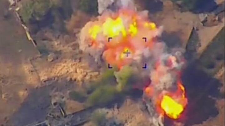ПОПАДАНИЕ ФАБ-1500 С УМПК ПО ОБЪЕКТУ ВСУ. СКРИНШОТ КАДРА ВИДЕО T.ME/GENSHTAB24