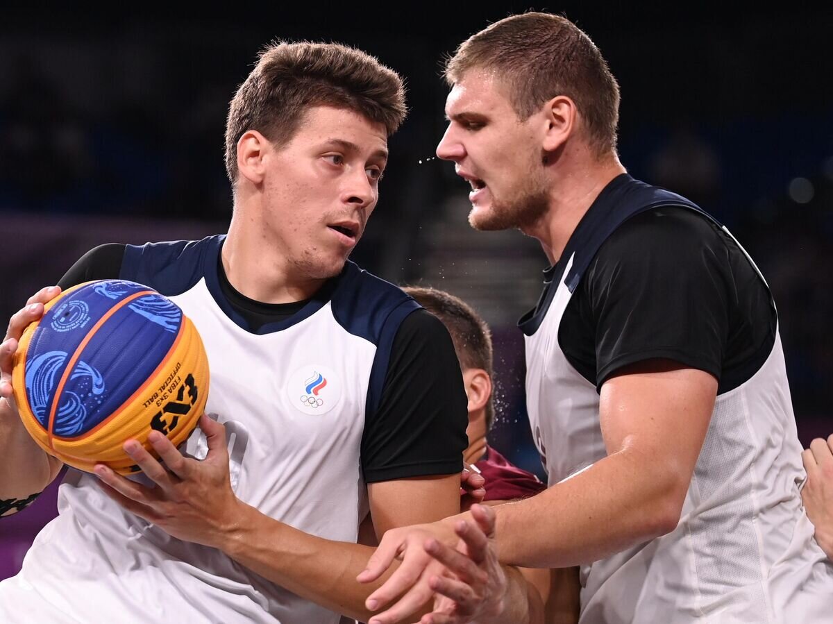    Баскетболисты сборной России 3x3 Кирилл Писклов и Илья Карпенков© РИА Новости / Рамиль Ситдиков