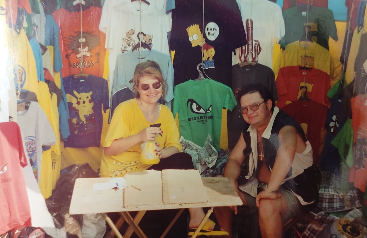 Не нашла своё фото в палатке, зато нашла родителей, говорят, что мы с мамой похожи 