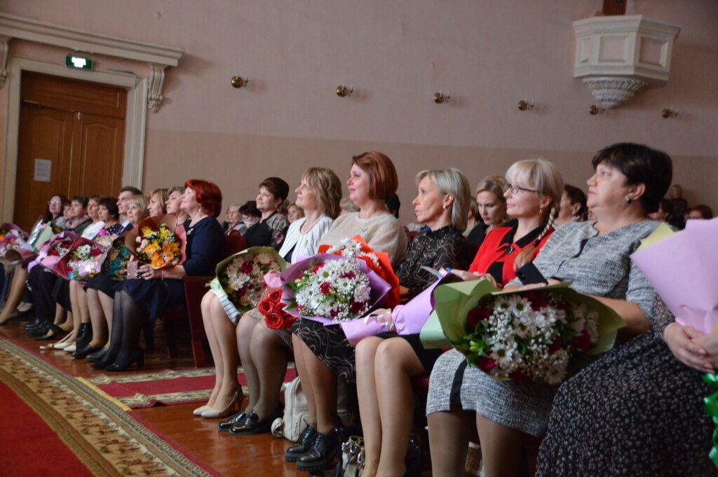 В Твери 21 педагог удостоен звания почётного работника образования РФ