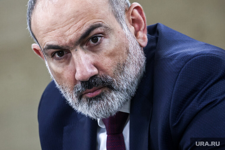    В Испании Никол Пашинян впервые встретился с Владимиром Зеленским