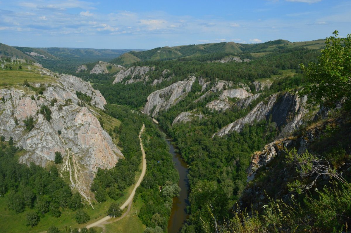 Источник фото: https://vsegda-pomnim.com/gory/27454-muradymovskom-uschele-75-foto.html