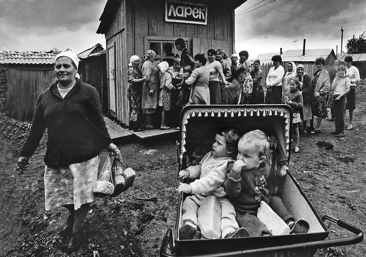«Сельский ларек» 1980 - 1999
Лагунов Игорь Анатольевич https://m.russiainphoto.ru/