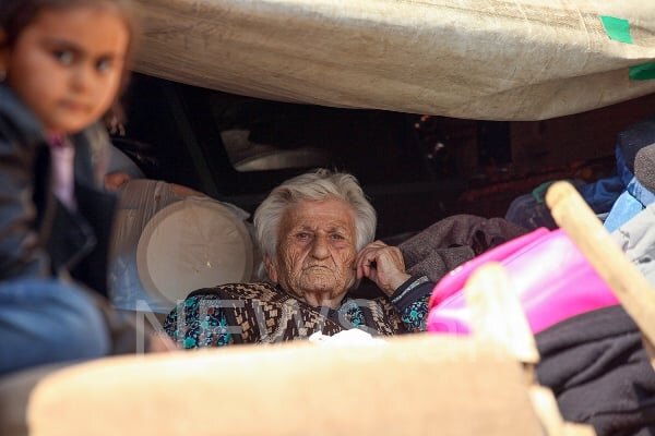 Кажется, что смотришь хронику событий давно минувших дней. Будто кто-то запустил старое кино, и оно вот-вот закончится. Но оно длится, длится, и длится… И эти лица.-2