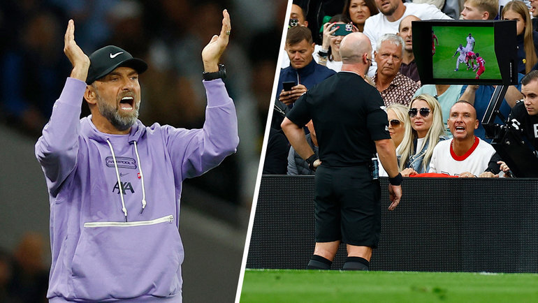    Юрген Клопп, арбитр Саймон Хупер смотрит видеоповтор. Reuters