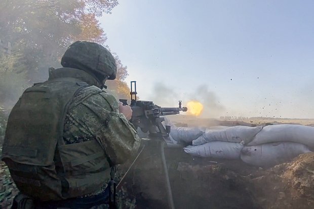    Работа мотострелковых и танковых подразделений в зоне проведения СВО. Кадр: пресс-служба Минобороны РФ / ТАСС