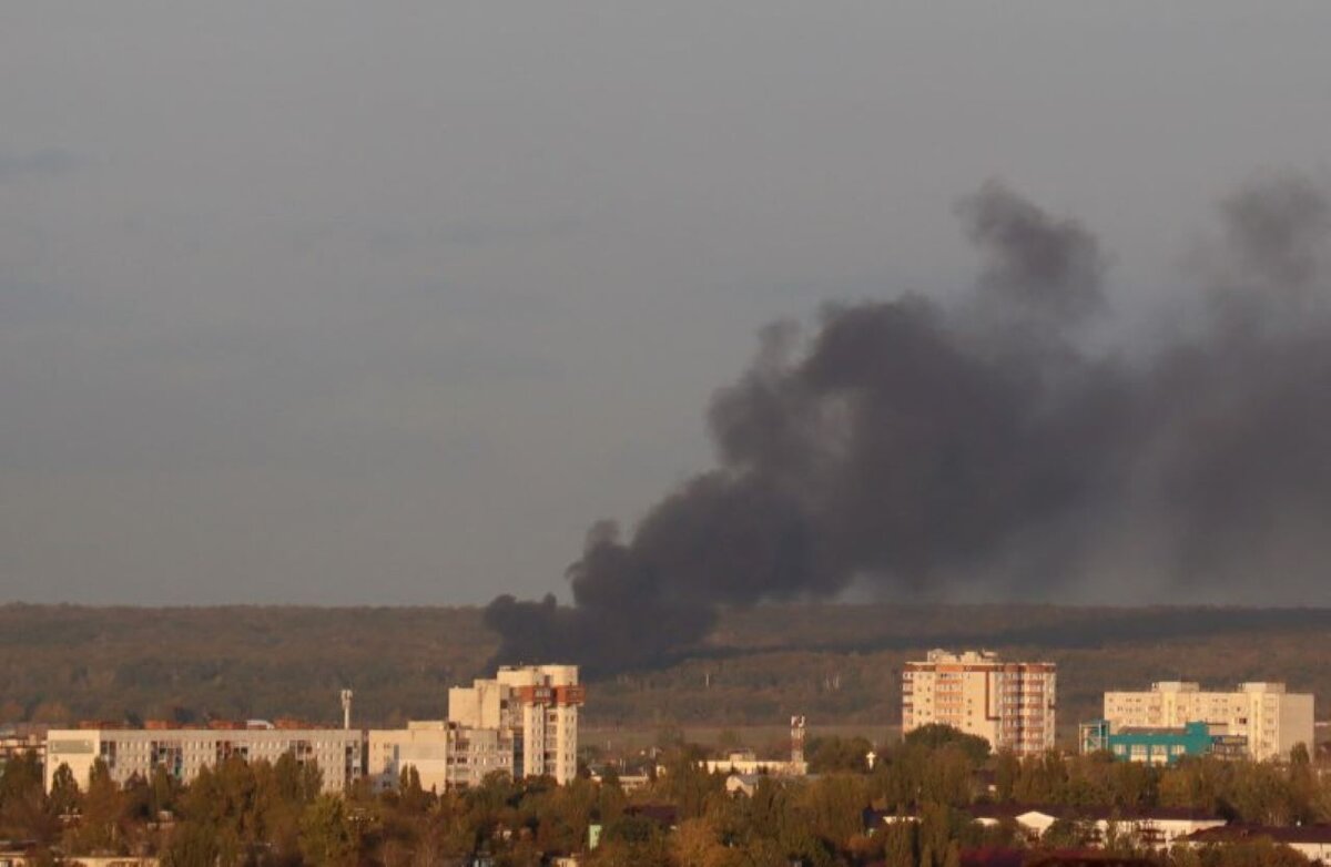    В Курской области на поле загорелся трактор