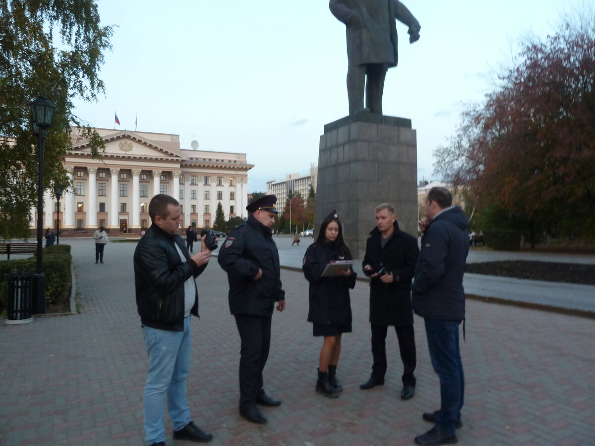 Полиция в форме и без готовится к "пресекать несанкционированное публичное мероприятие"