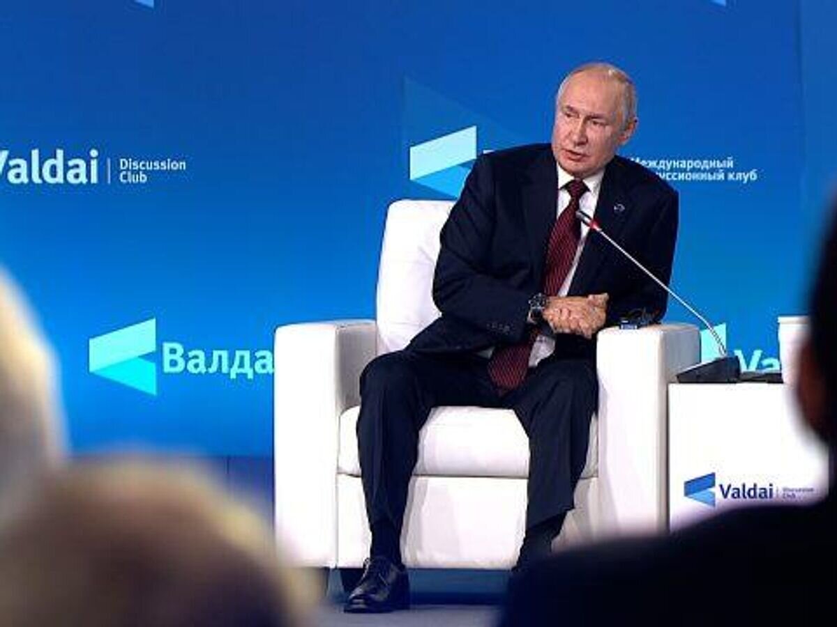    Путин о возможных причинах применения ядерного оружия© Пул