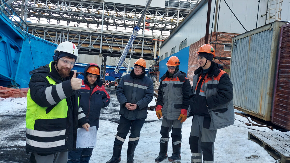 Бригада - что надо! На вахте.