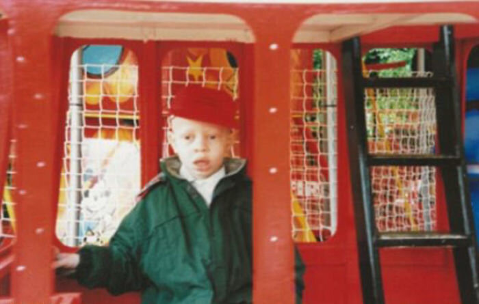 Лео в детстве. Источник Яндекс картинки.