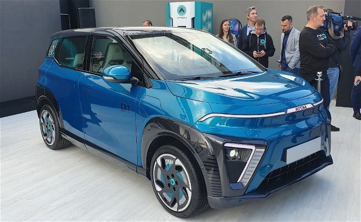 «Атомом» можно будет управлять при помощи приложения на смартфоне и операционной системы АТОМ OS. Изображение Максима Кадакова