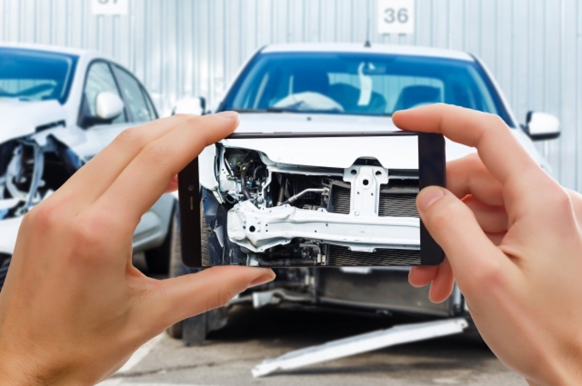    За «избиение» машины мужчине в Петербурге дали два года условно