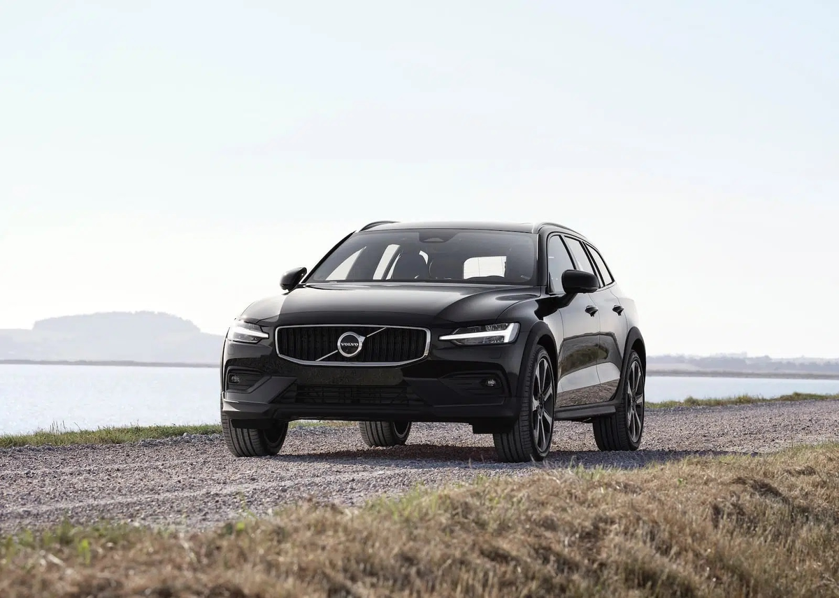 Volvo V6 Cross Country 2023 года. Здесь и далее в статье использованы изображения компании Volvo Car Corporation.