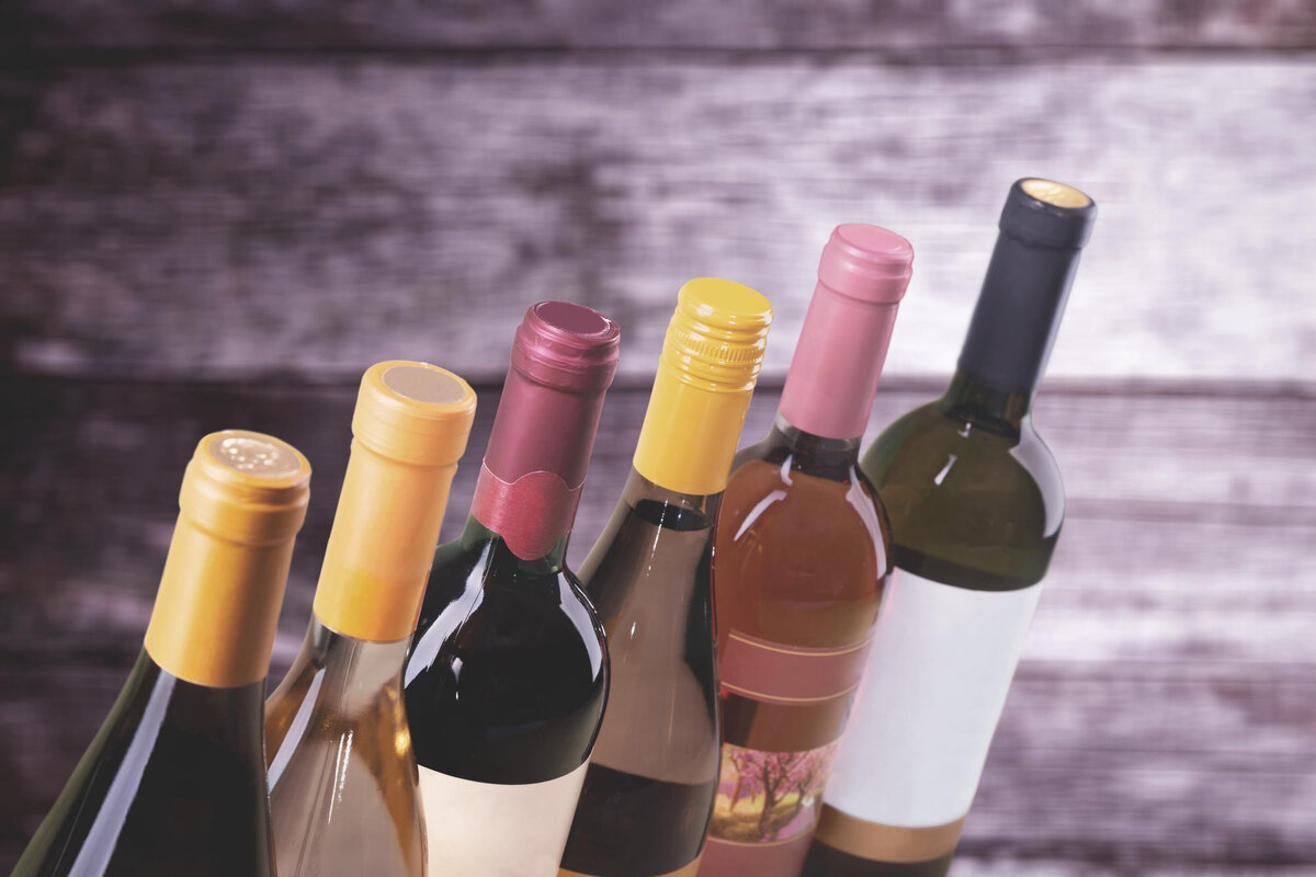 Европейская и российская классификация различаются. Так, в Европе учитывается баланс сахаристости и кислотности, в России же — только физический показатель сахара 