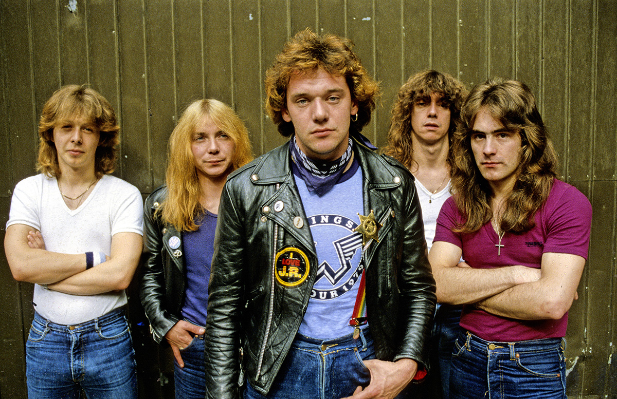 Айрон мейден лучшие песни. Группа Айрон мейден. Группа Iron Maiden 1982. Iron Maiden 1977. Ирон майден группа.