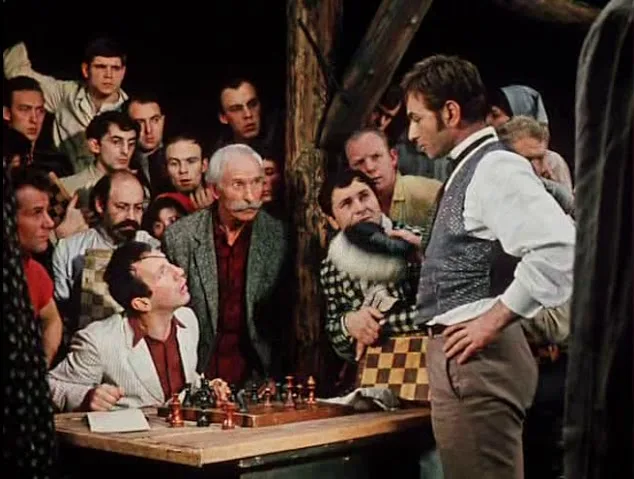 Еще чуть-чуть и из Васюков получилась бы Нью-Москва. Жалко только сеанс одновременной игры в шахматы завершился полным поражением гроссмейстера.-2