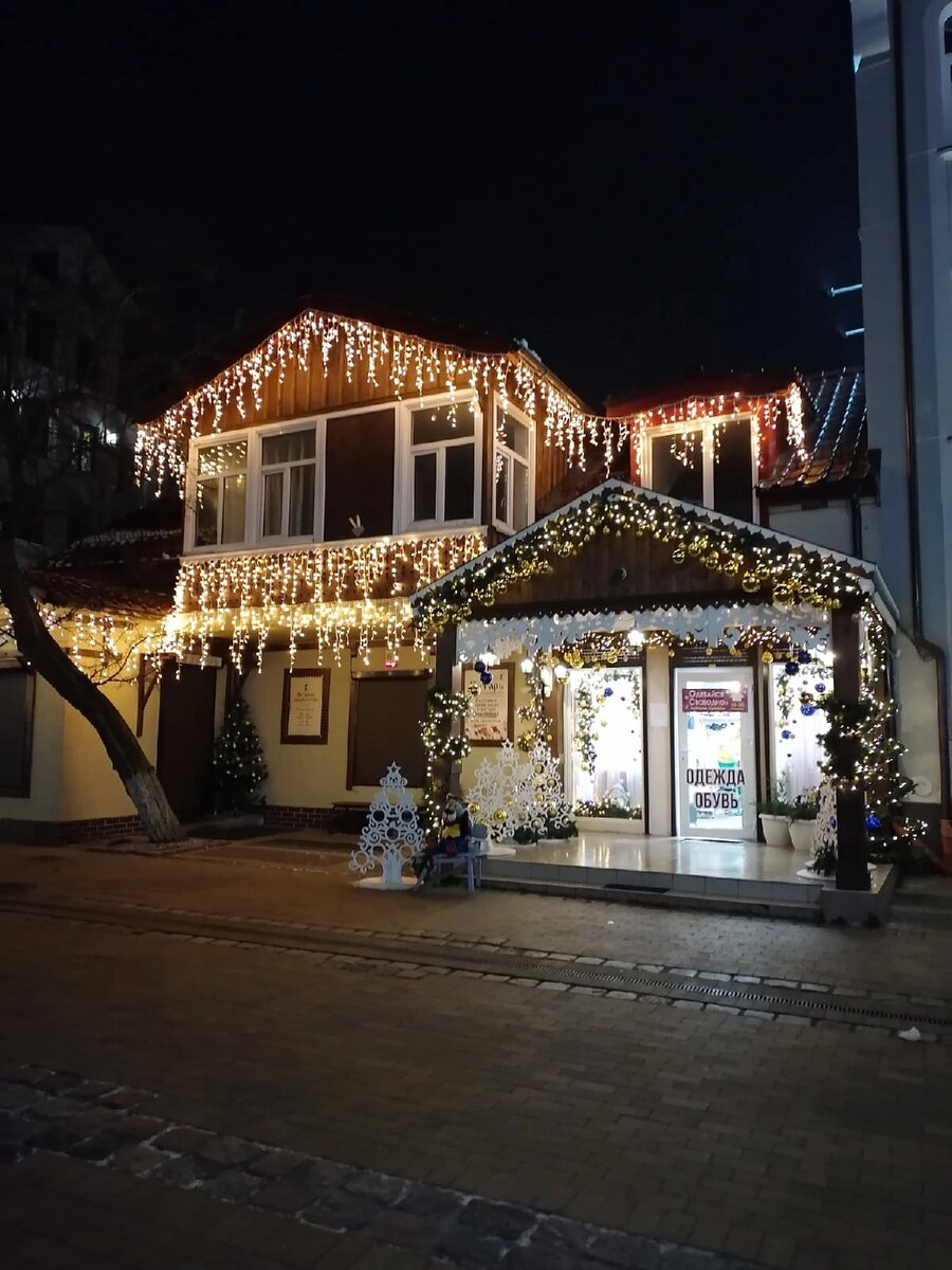 Украшены дома и магазины