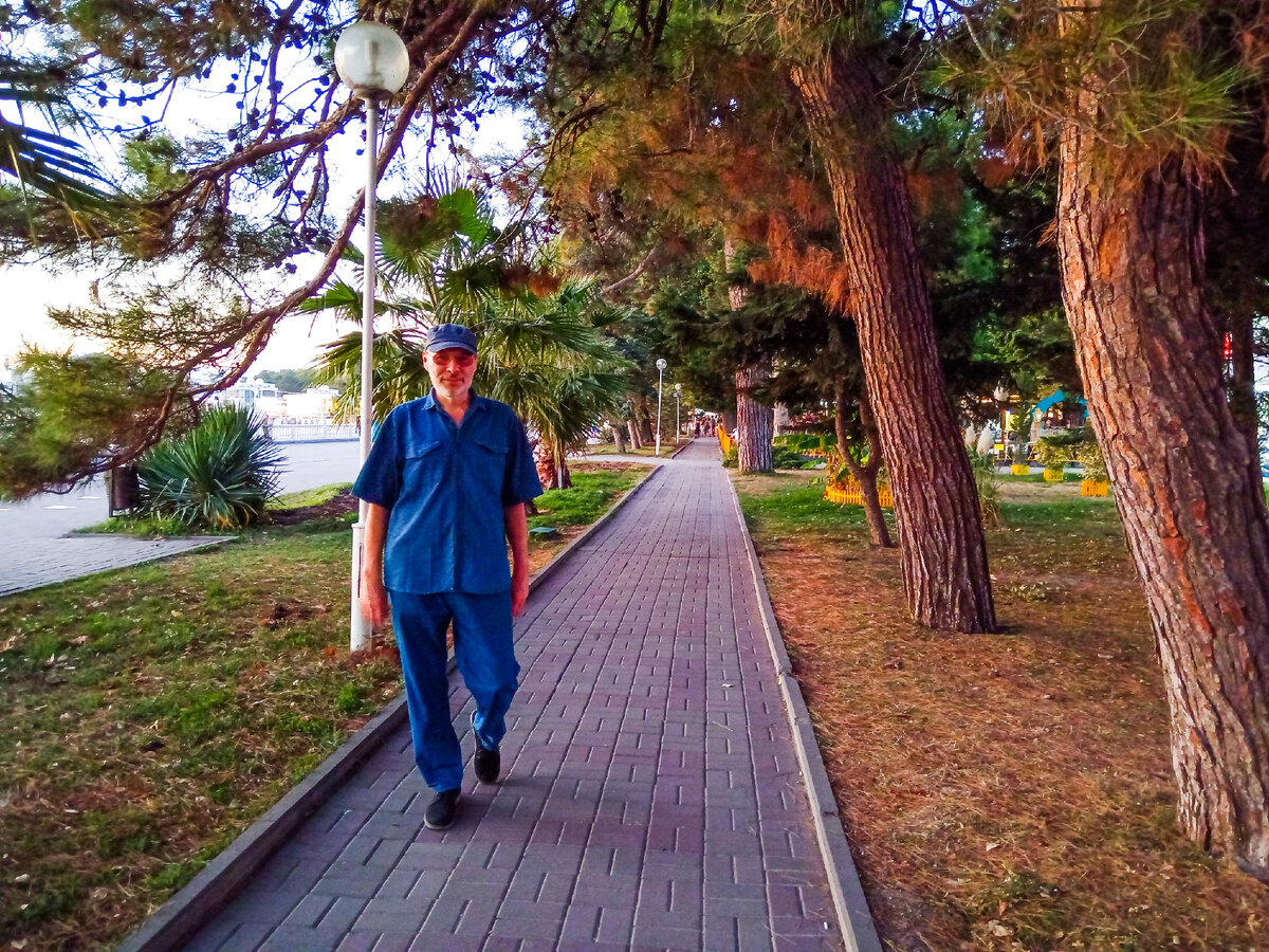 Геленджик, набережная, центр © Михаил Лекс. Автор рассказа и канала, 