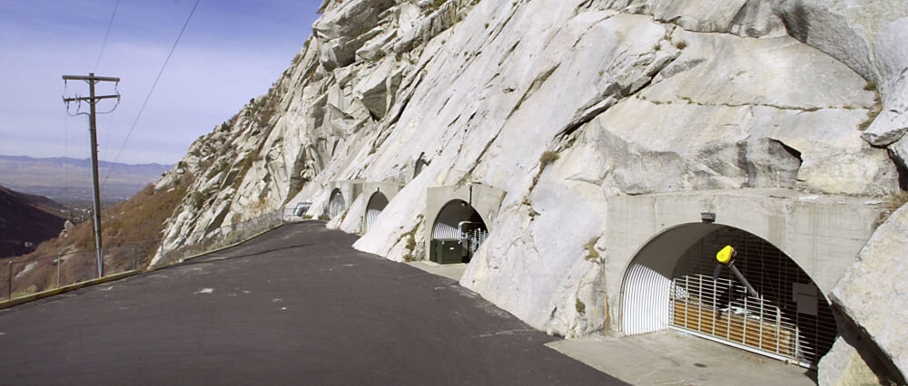 самое охраняемое хранилище в мире. хранилище церкви мормонов. самые засекреченные места в мире. самое охраняемое место. хранилище судного дня норвегия.