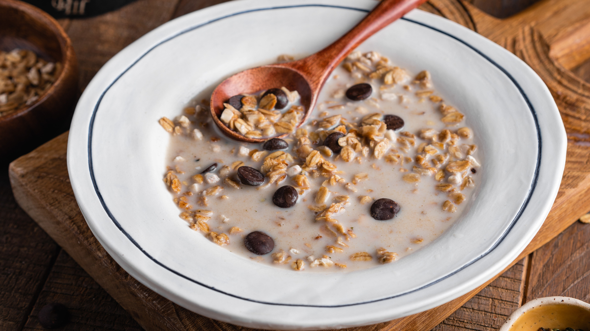 Гранола "Тропическая" из пророщенного овса с шоколадом, ананасом и кокосом вакуумной сушки