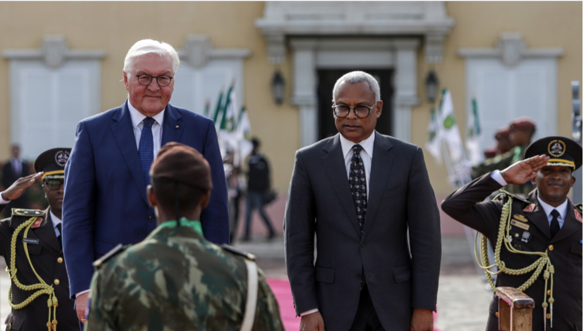 Франк-Вальтер Штайнмайер и Жозе Мария Невеш