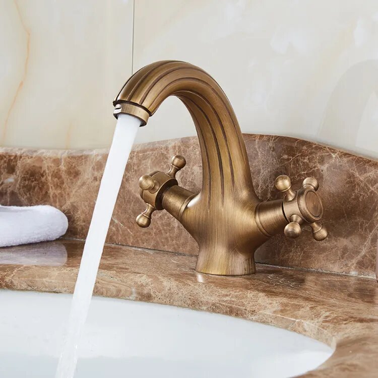 Смеситель латунь. Fiore 83zz5221. Swiveling Faucet смеситель. F4530-4 смеситель для раковины ручка с гайкой под бронзу. Смеситель для ванны с краном латунный.