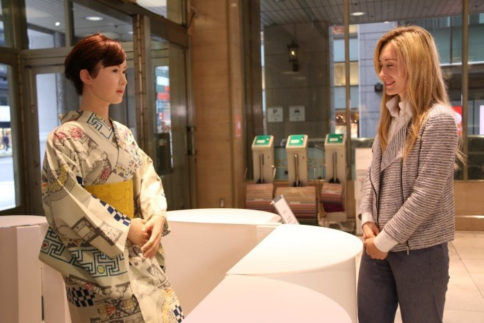 Айко Чихира на своём временном рабочем месте в торговом центре. Источник: Toshiba