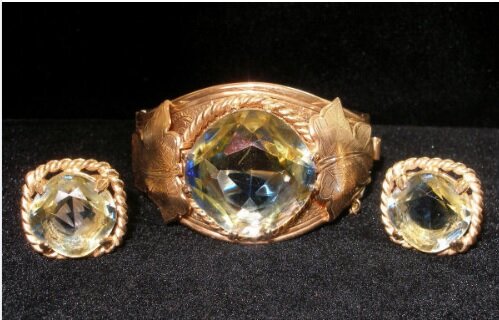 Брошь и клипсы Versailees, 1964 год