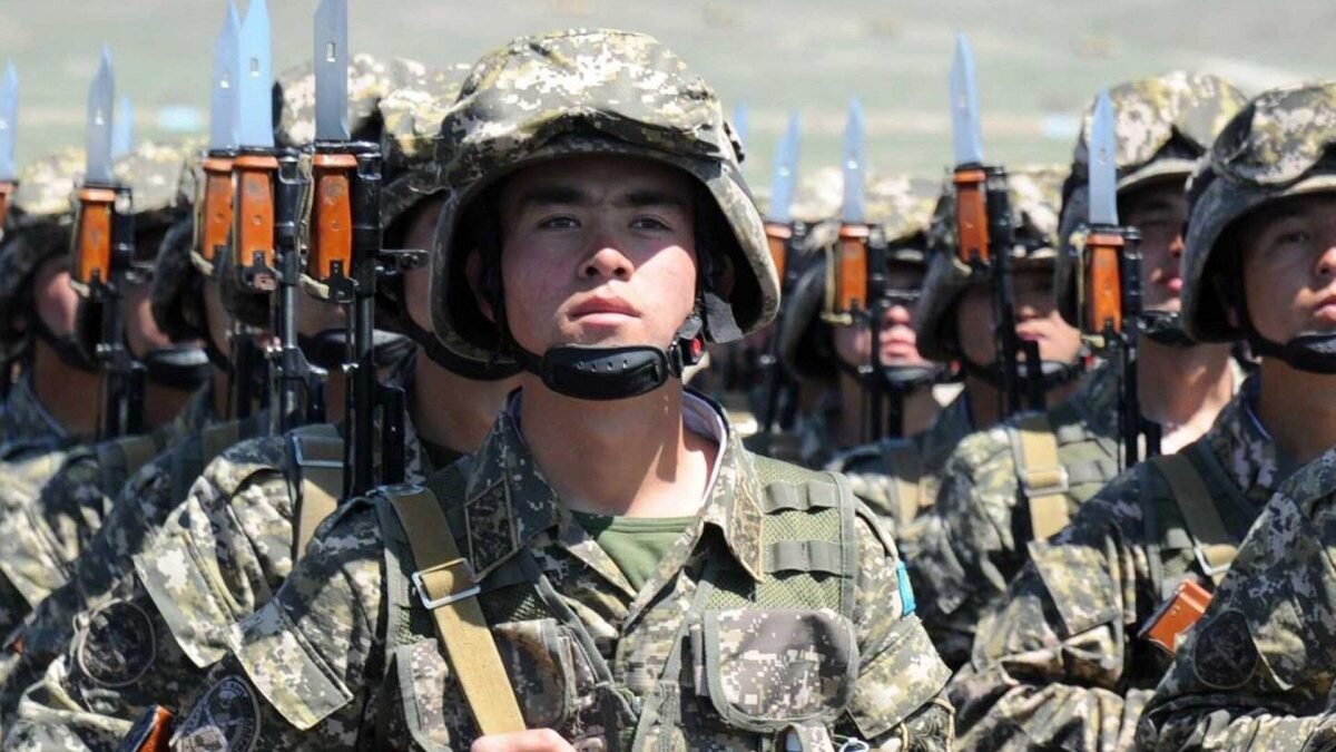    Фото: МО РК Эрлен Абдулманов
