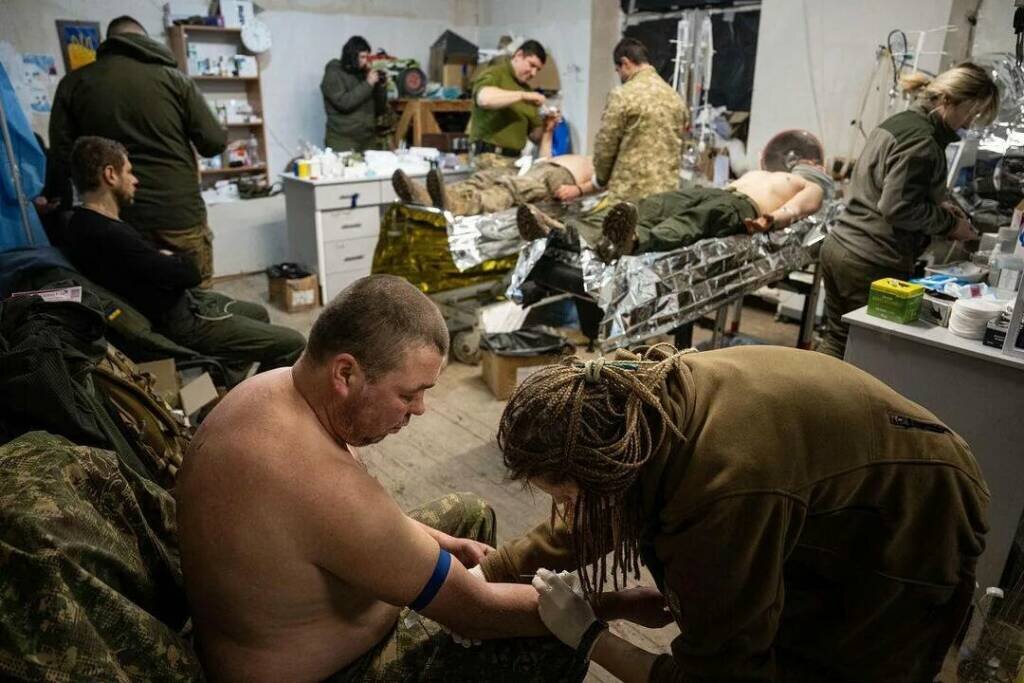 Фото ани лорак с раненым всу На Европу обрушились вирусы, выращенные в лабораториях Пентагона на Украине Поли