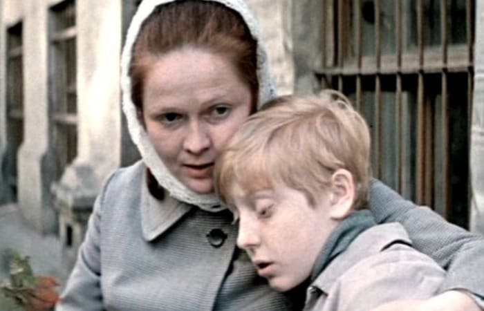 Кадр из очень неоднозначного фильма "Однажды 20 лет спустя".