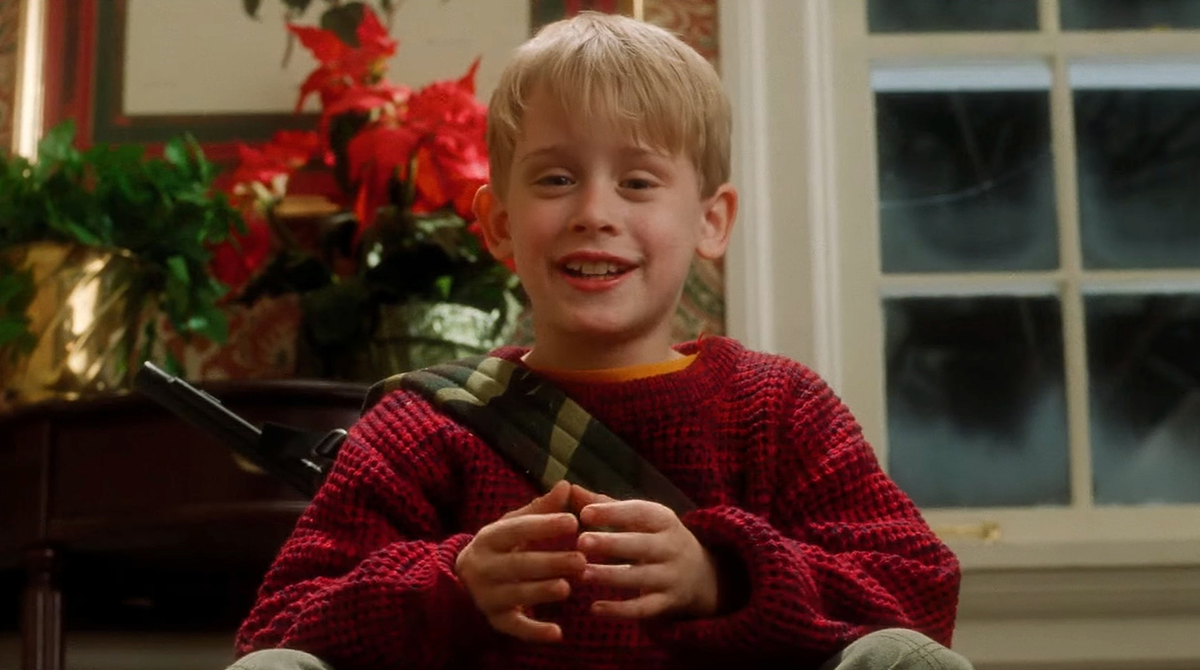 А "одного дома" вообще мать забыла )))) но это не значит что она его не любила ))))