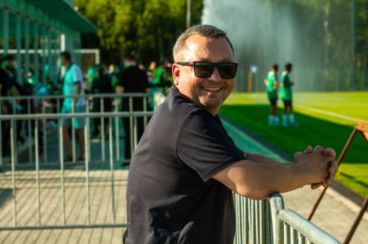    Миллионеры с мячом.