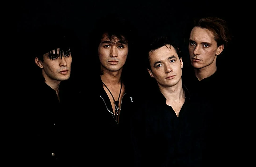 Виктор цой группа крови текс. Кино цой состав группы. Виктор цой группа крови. Поставь цой группа. Поставь цой группа.