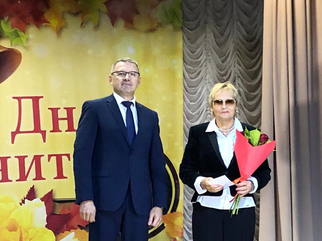 Газета в бежецке. 4 Школа Бежецк учителя фотографии