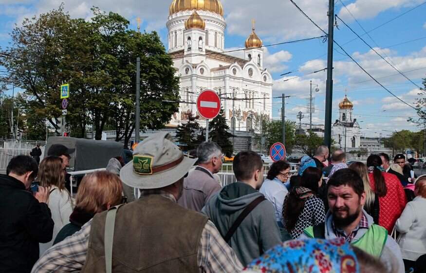    В Госдуму внесли законопроект о запрете приближения к человеку