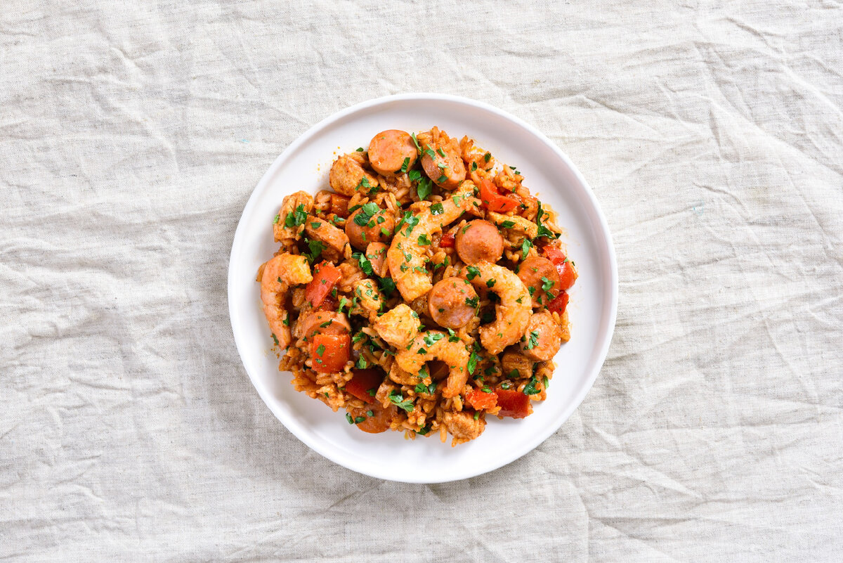 Средиземноморская кухня славится своей яркостью, богатством вкусов и вдохновляющими сочетаниями ингредиентов.