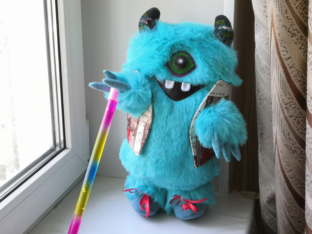 Монстрик СЭР из шоу Маска.